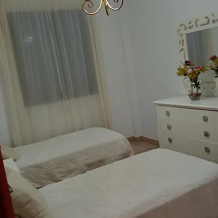 Rosa Amparo *
